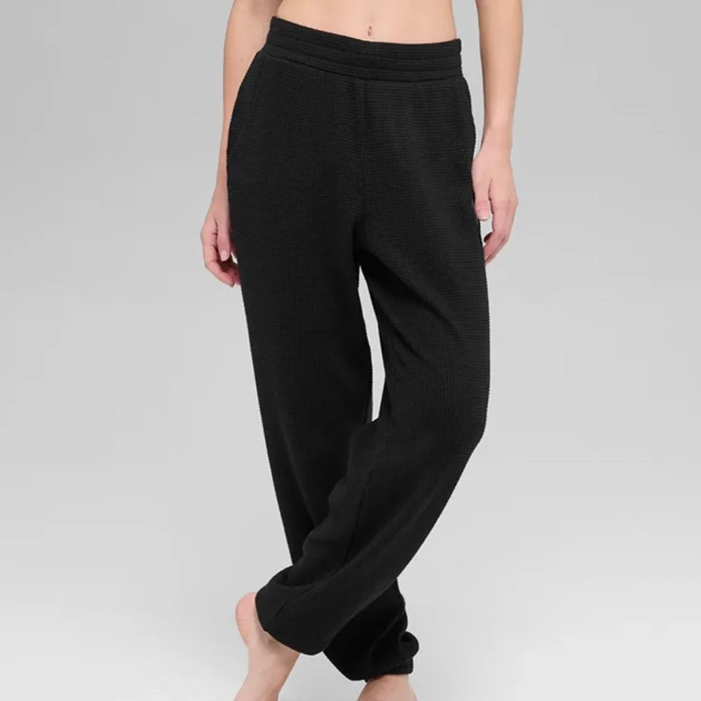 Alo Yoga Waffle Weekend Escape Jogger Black S